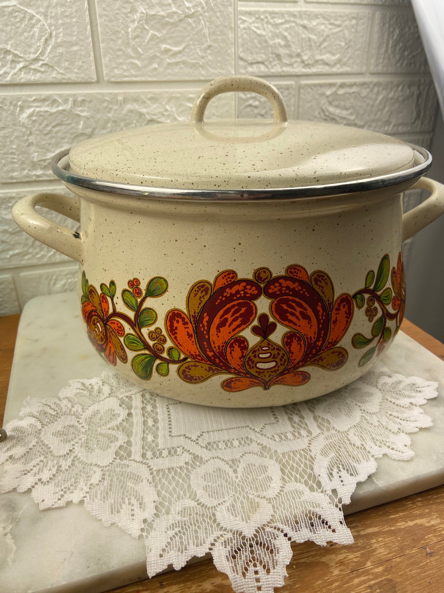 9.75” MCM Double-Handled Enamel Cooking Pot with Lid