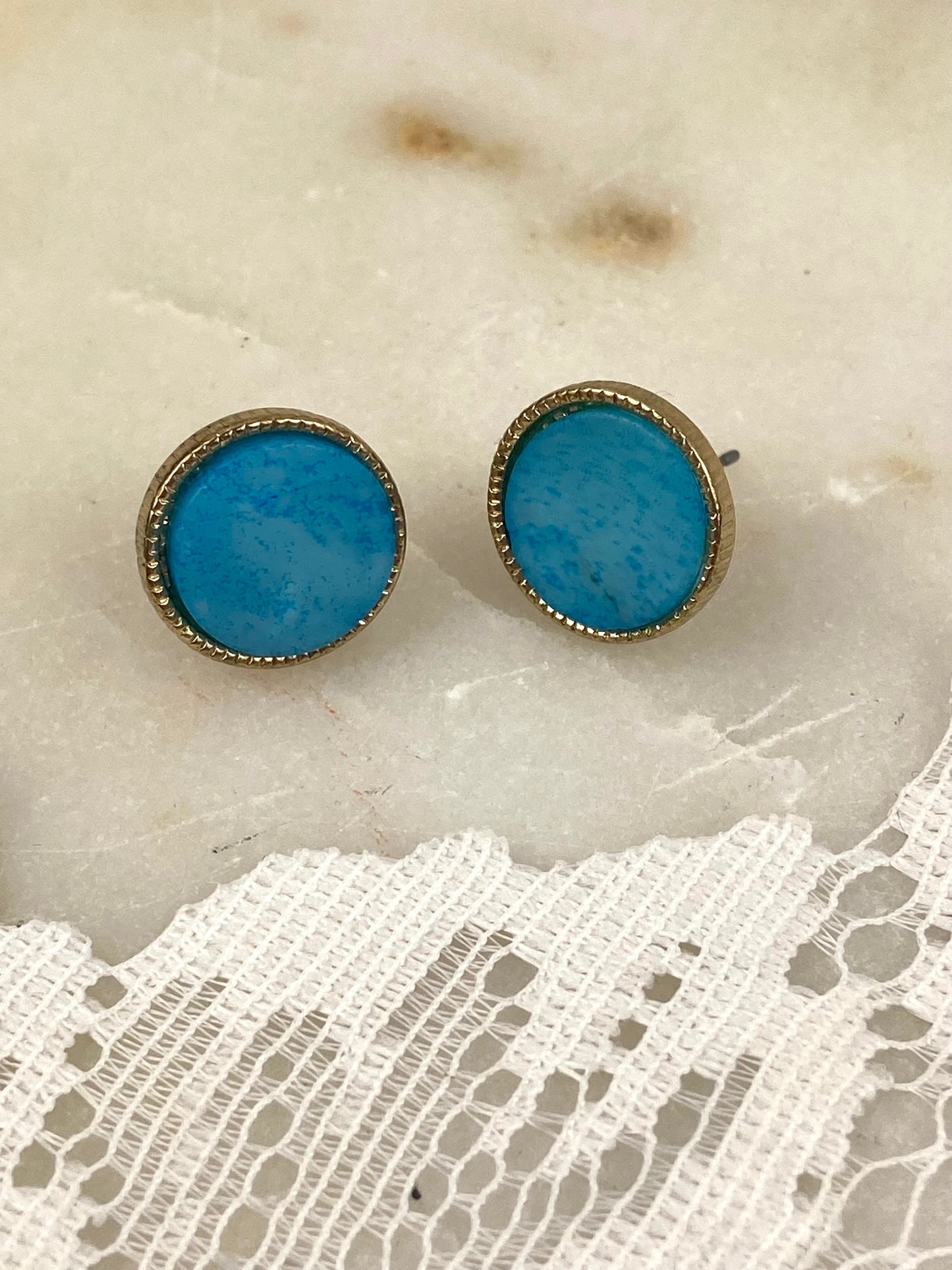 Round Blue Stone Earrings for Pierced Ears [Posts]