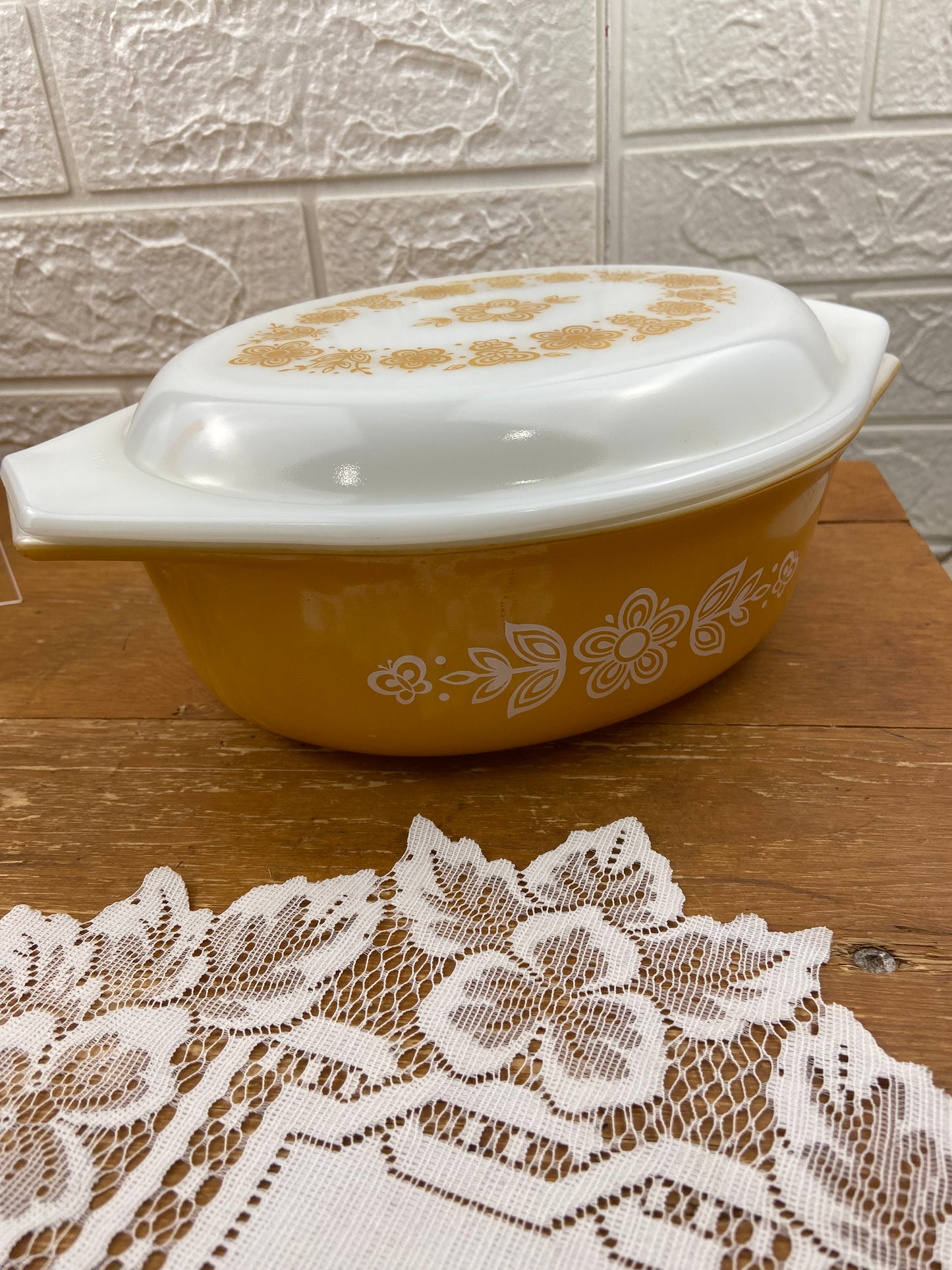 1970s PYREX Oval Casserole Dish with Lid | 1.5 Quart