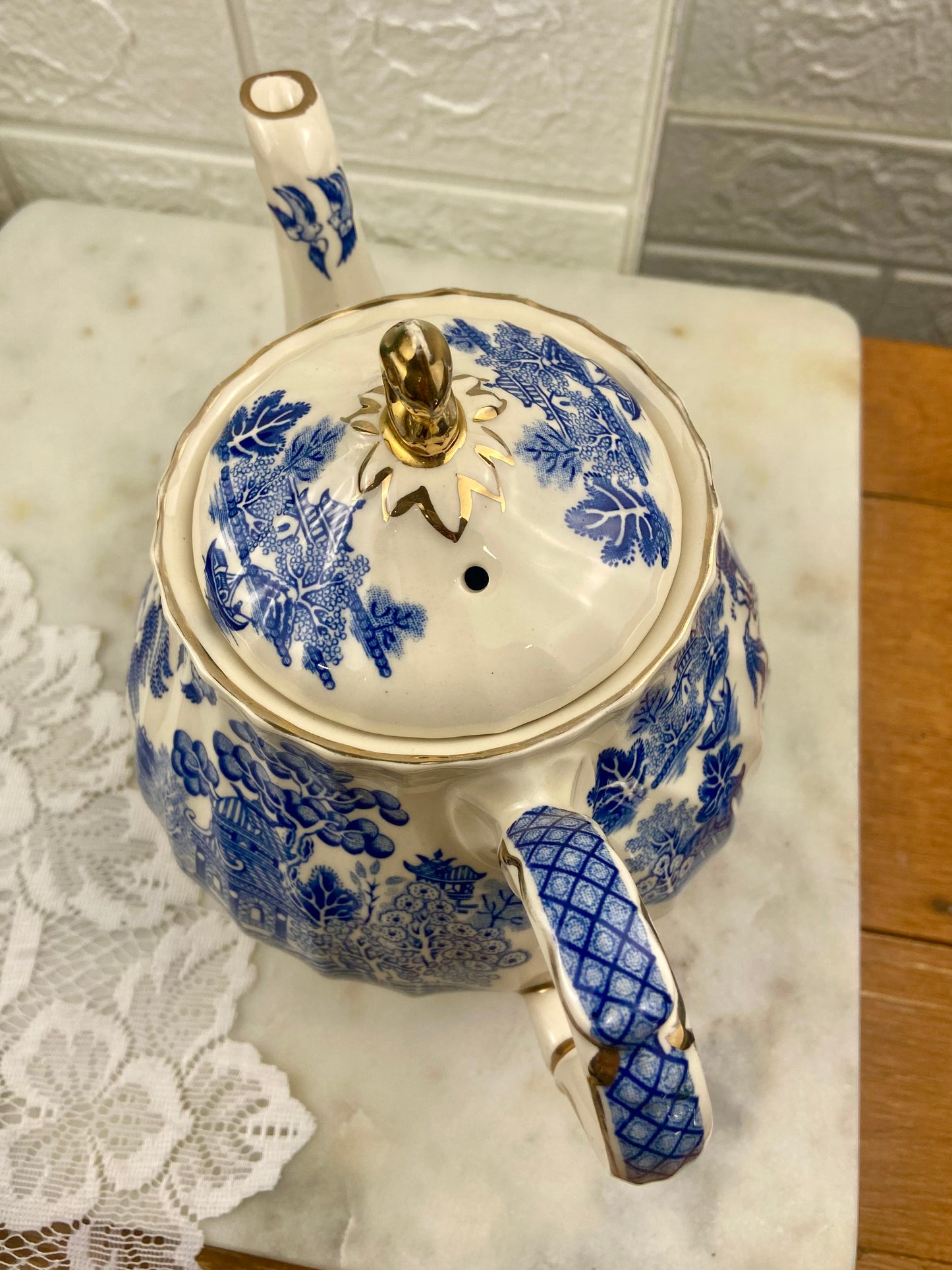 Sadler Porcelain Teapot | Blue Willow Pattern