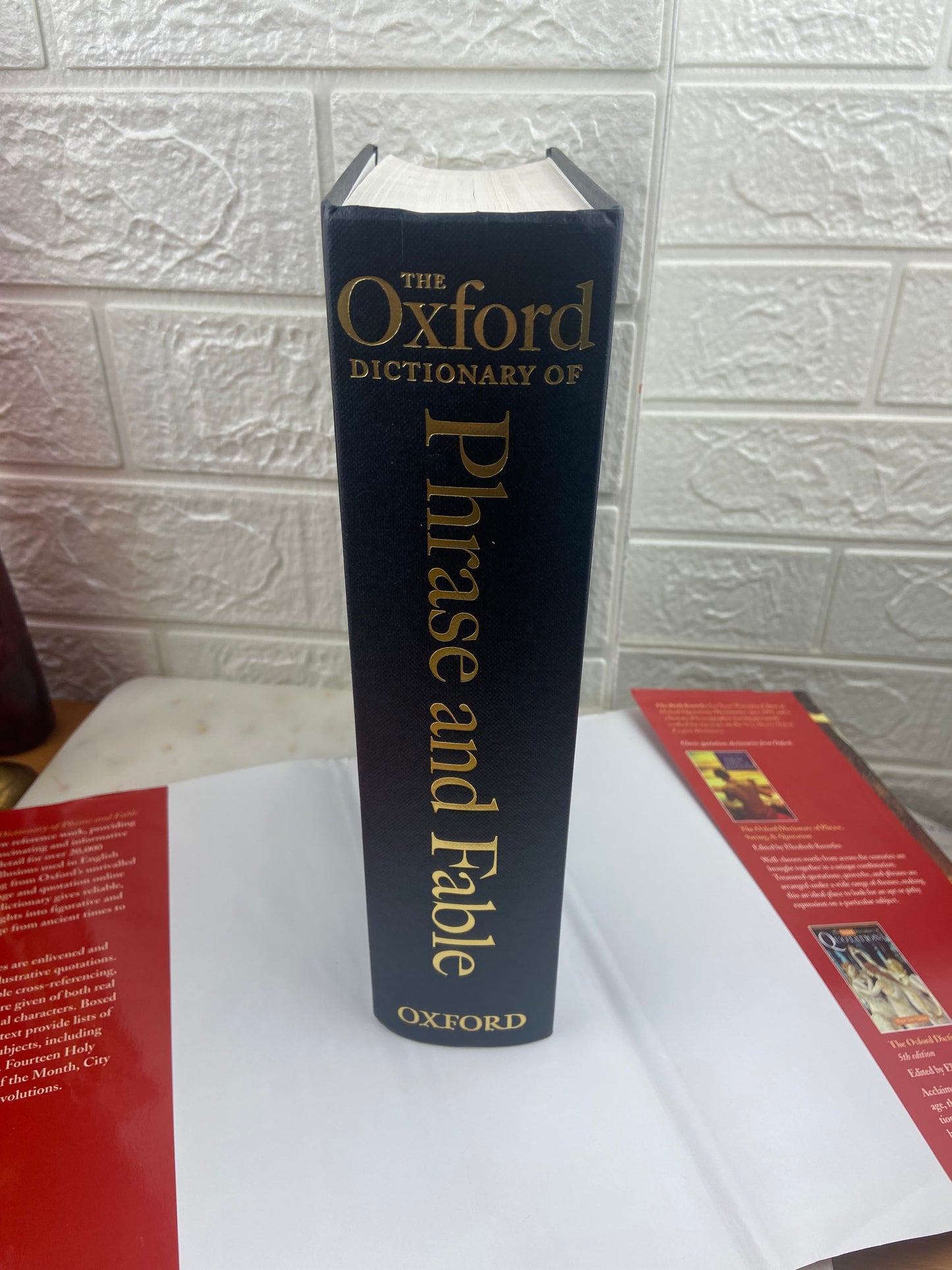The Oxford Dictionary of Phrase and Fable | Edited by Elizabeth Knowles