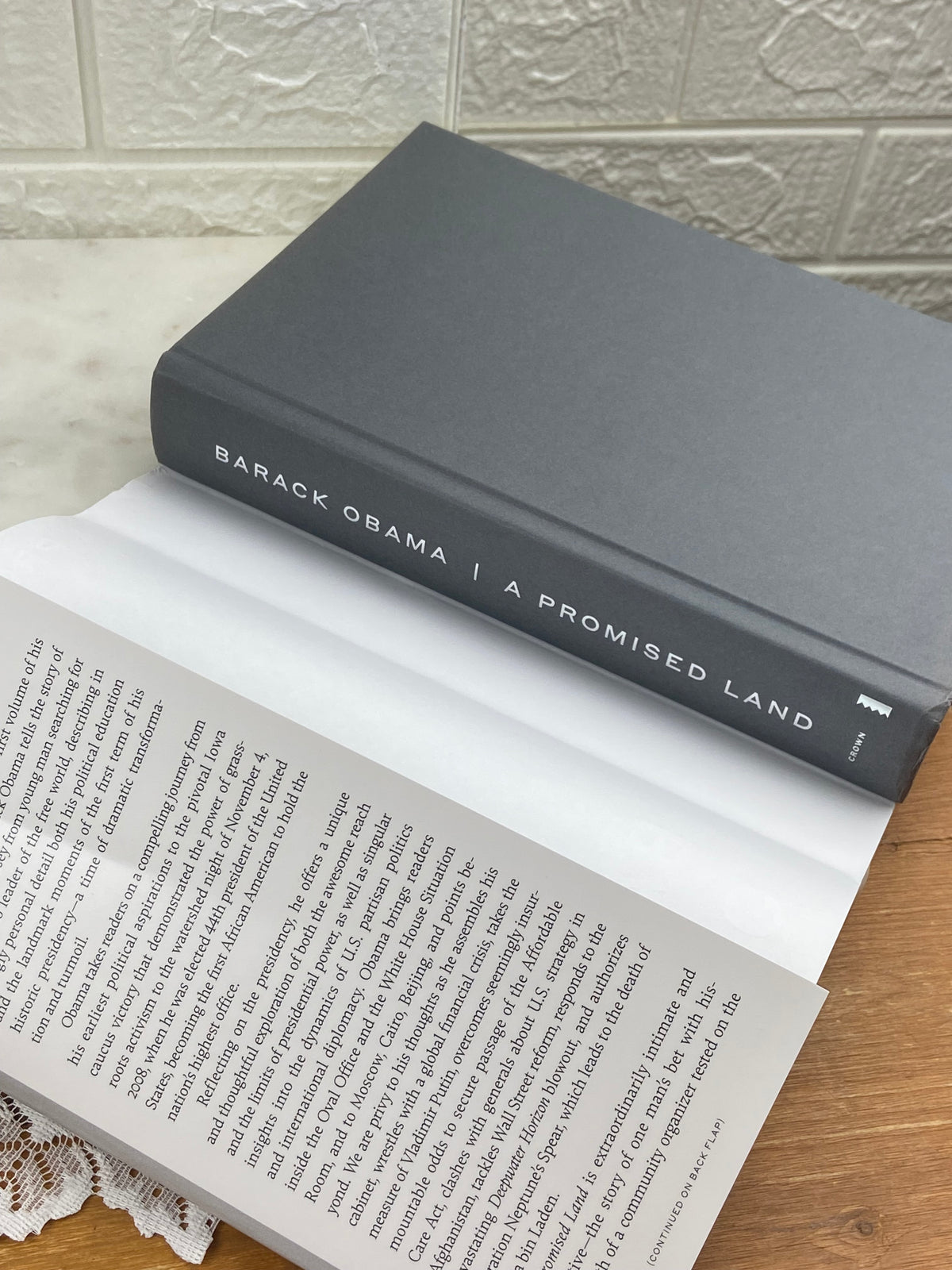 Autobiography: A Promised Land by Barack Obama ]Hardcover]