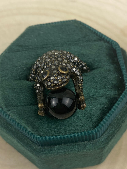 Vintage Avon ‘Wild Safari Critters’ |Metal Frog Ring with Faux Onyx Spinning Black Ball [Size 7]