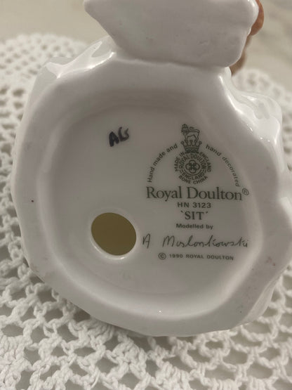 Porcelain Royal Doulton Figurine | ‘Sit’ [HN 3123]