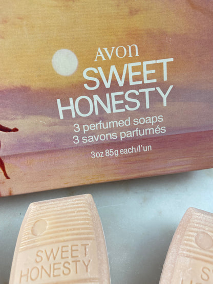 Vintage Avon 'Sweet Honesty' Boxed Perfumed Soap Set