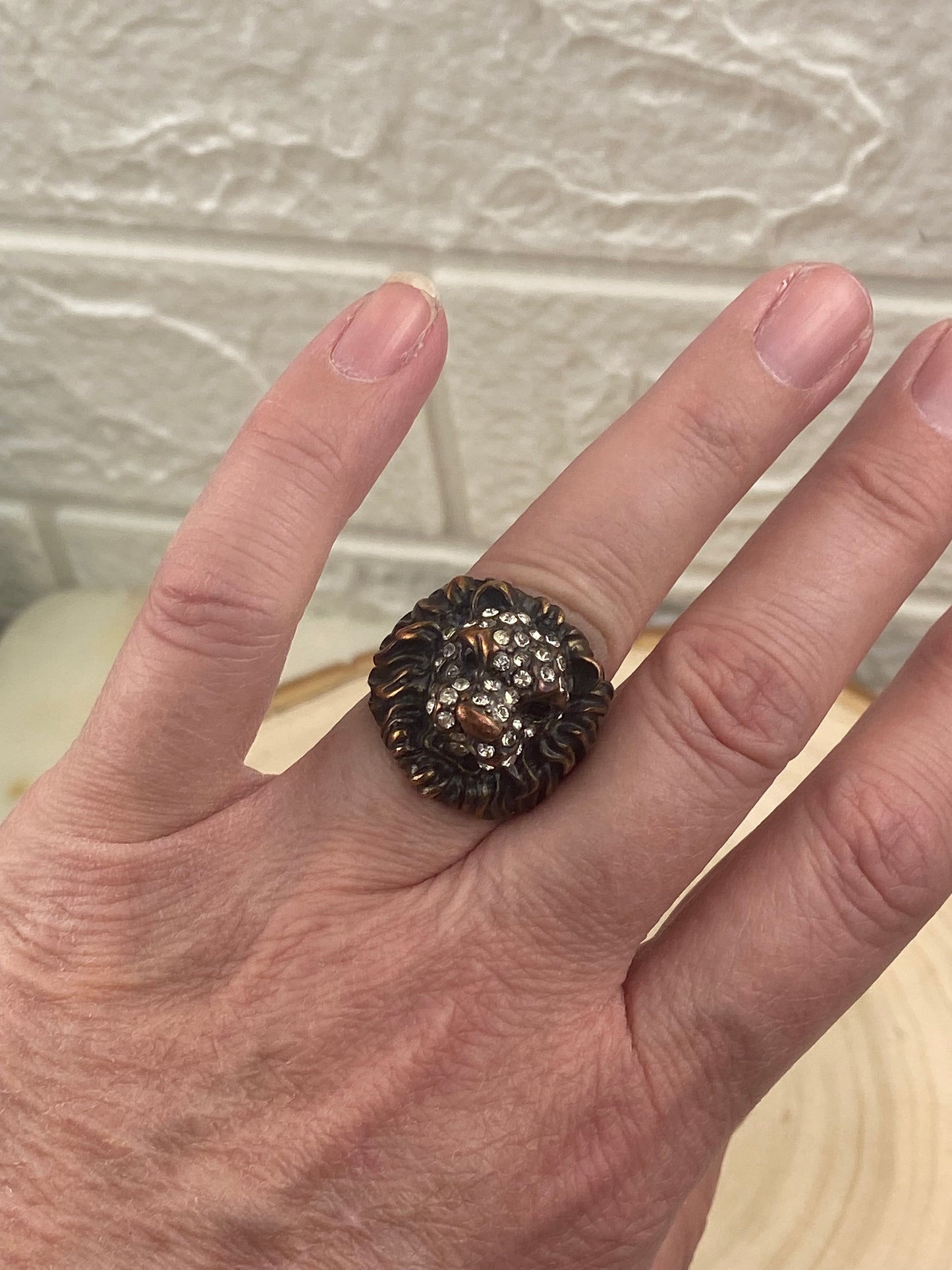 Sparkly, Bronze-Tone Metal Lion’s Head Ring with Rhinestones [Size 7.25]