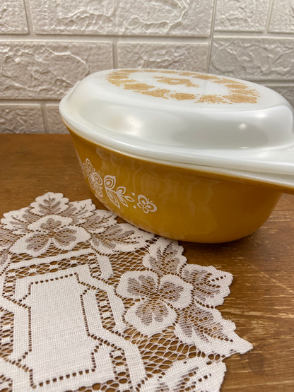 1970s PYREX Oval Casserole Dish with Lid | 1.5 Quart