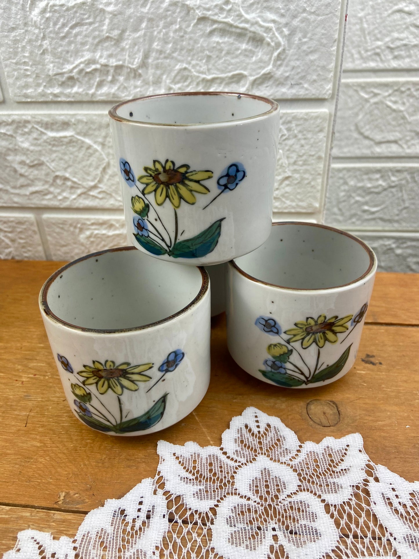 Set of 4 Handleless Stoneware Coffee Mugs | Sunflower Floral Design