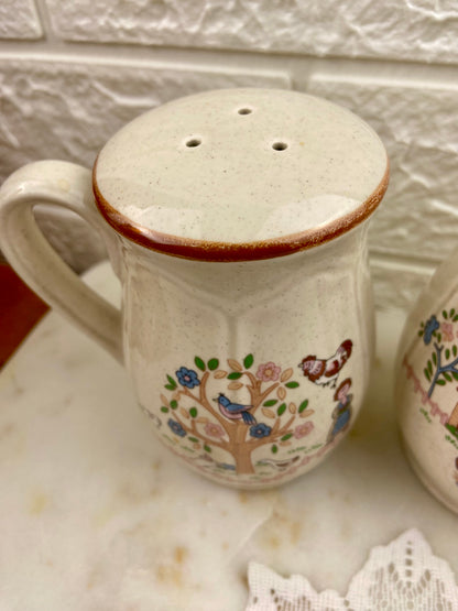Pair of Jamestown Country Home Collection Salt & Pepper Shakers