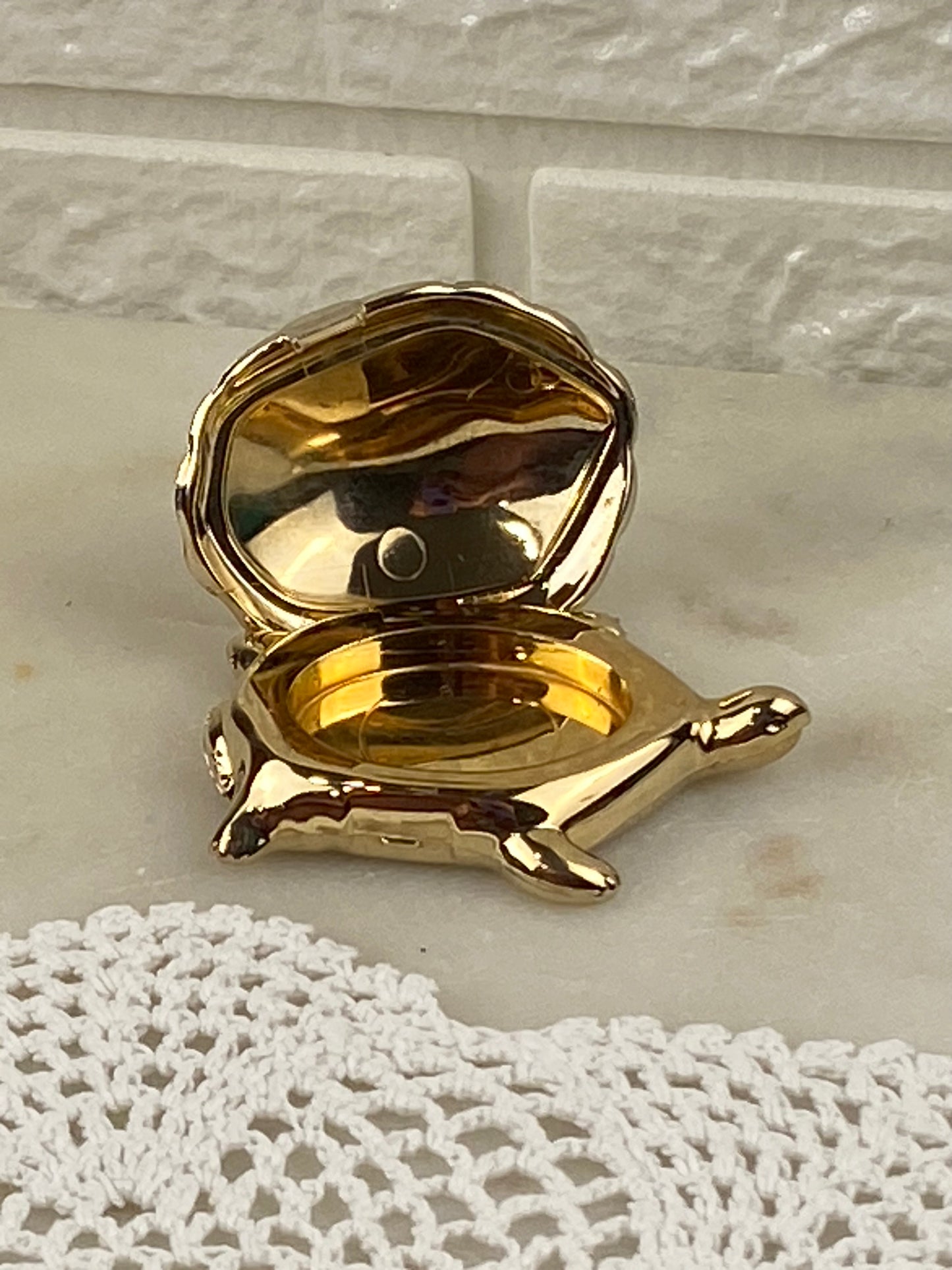 Vintage Avon | Small Turtle Perfume Compact (Empty)
