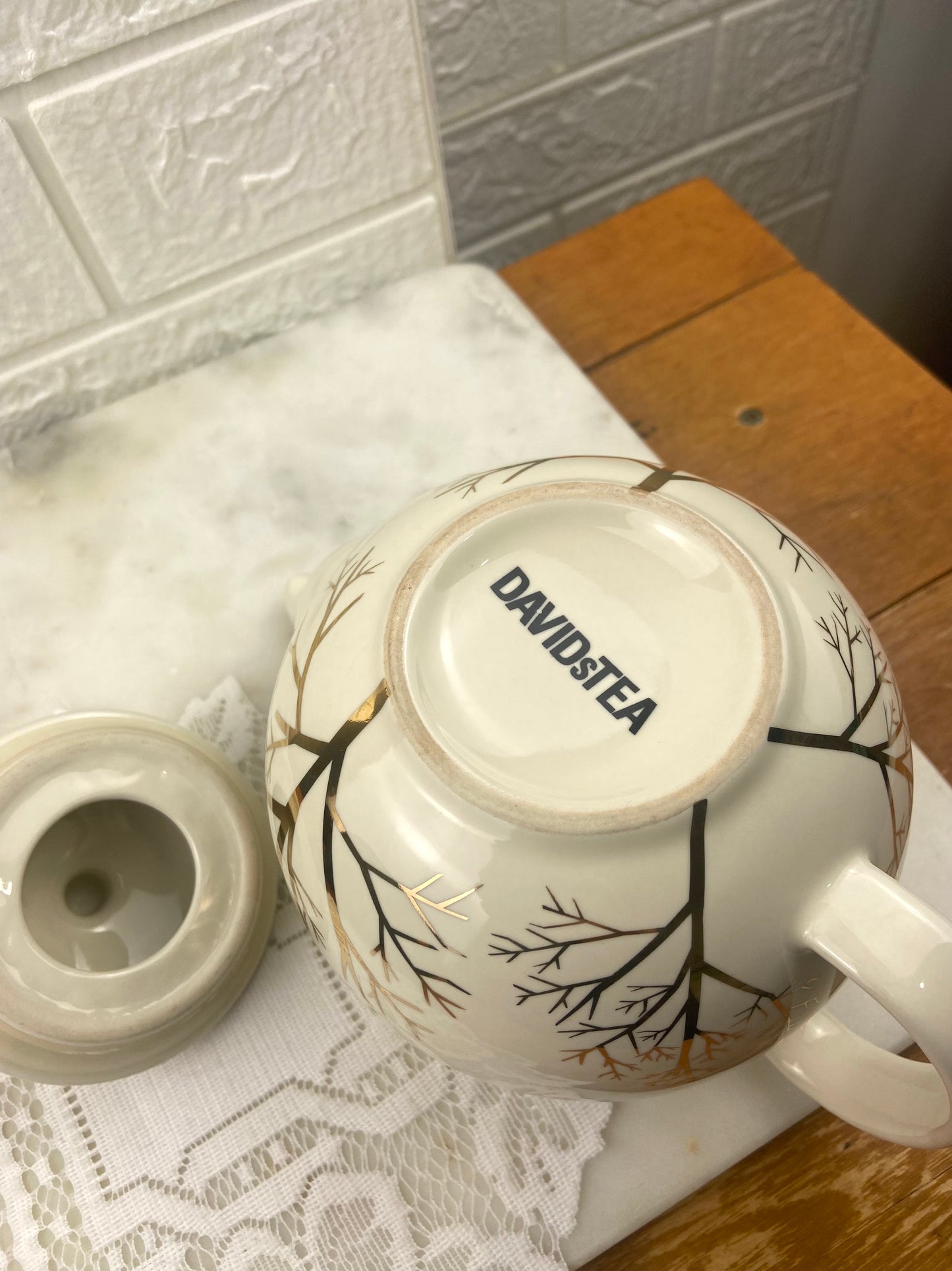 Ivory and Gold Coloured Teapot by David’s Tea