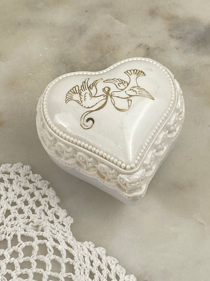 Vintage Avon | Milk Glass Heart Crème Sachet (Empty)