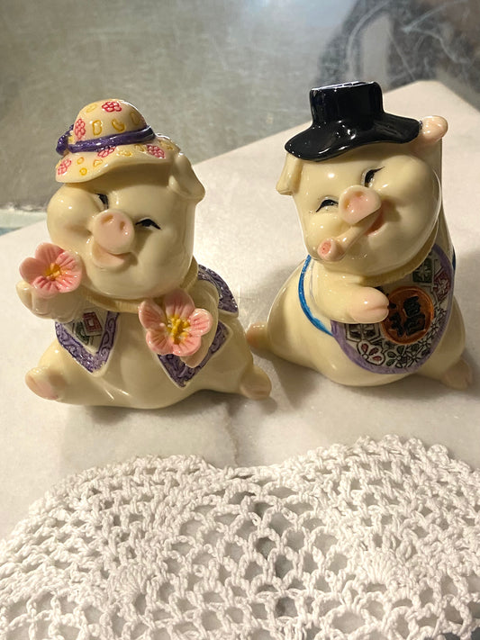Porcelain Happy Pig in Hat